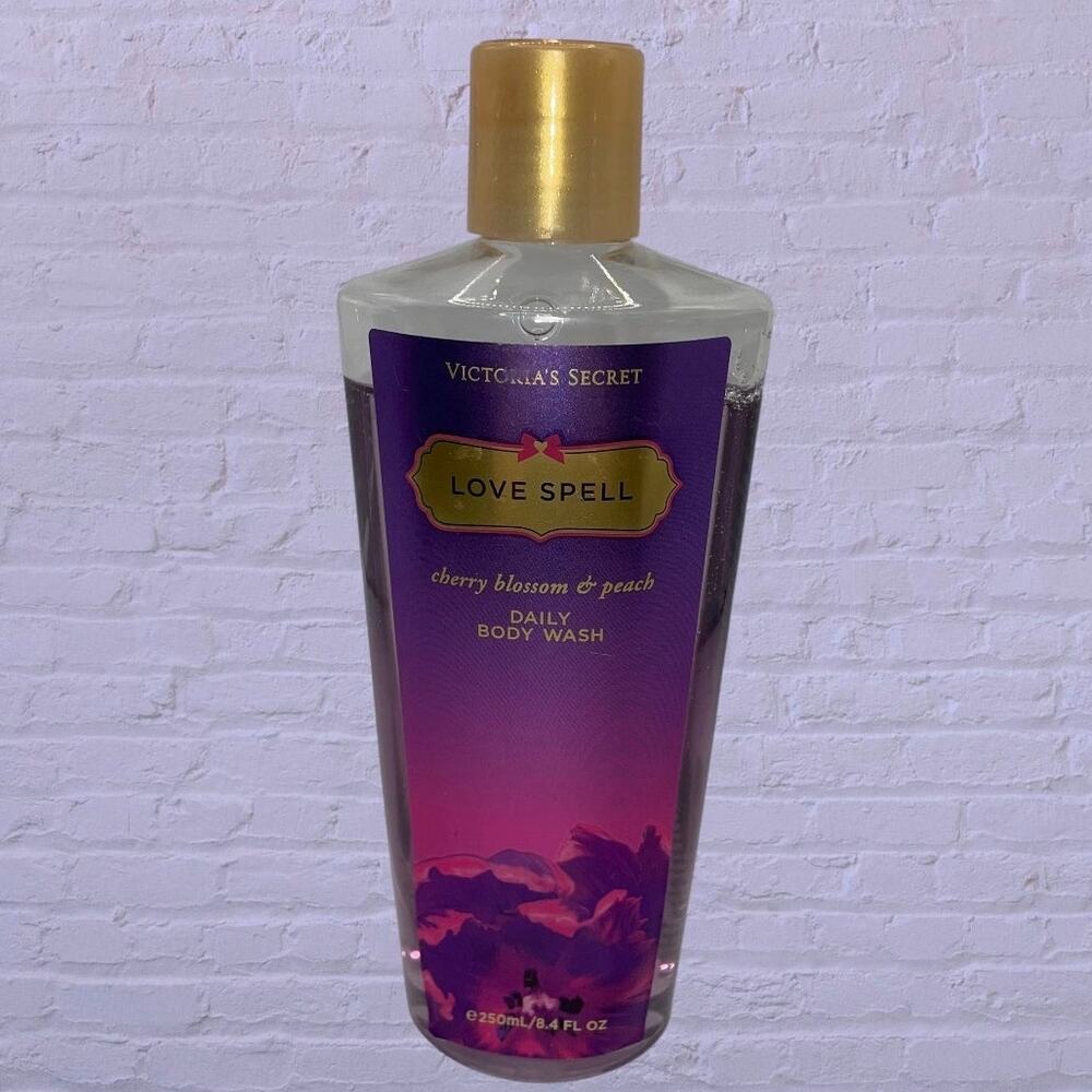 Victorias Secret Love Spell Body Wash 8.4 oz Cherry Blossom Peach Shower Gel
